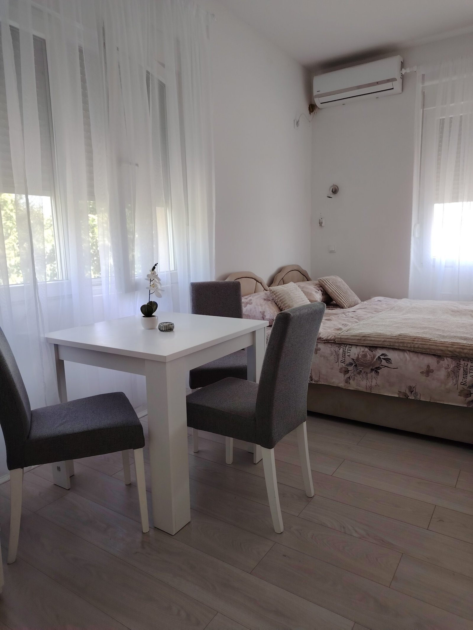 Kuhinja u apartmanu 2 tikvara Living